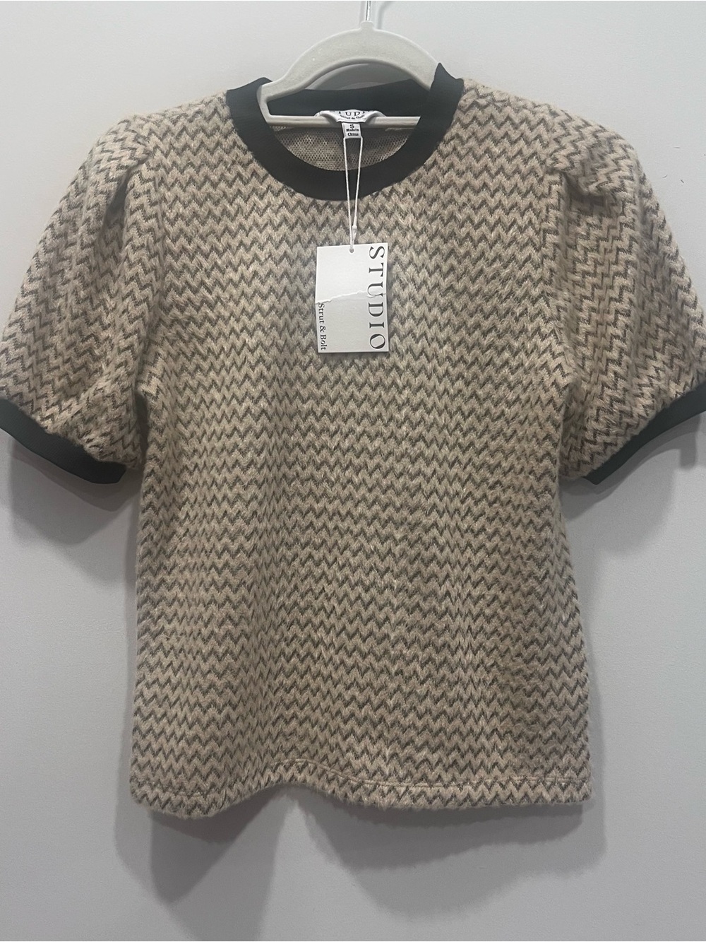 Studio Neutral Chevron Knit Short Sleeve Top with Black Trim